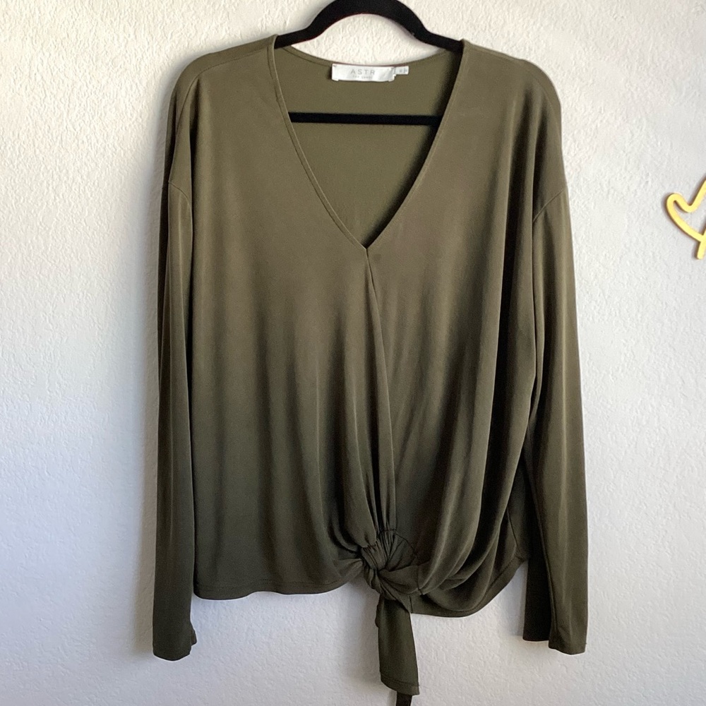 \ASTR The Label\ Olive Green Tie Front Top